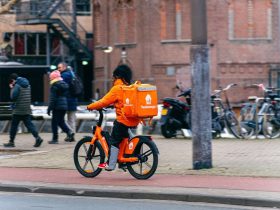 Wie is Jitse Groen en hoe bouwde hij Thuisbezorgd op?