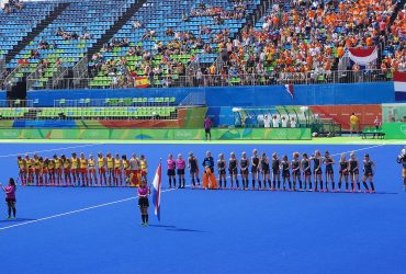 Nederlandse hockeysters in actie op de Olympische Spelen